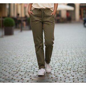 Kenndey Women's Staight Leg Pants NWT Size 6